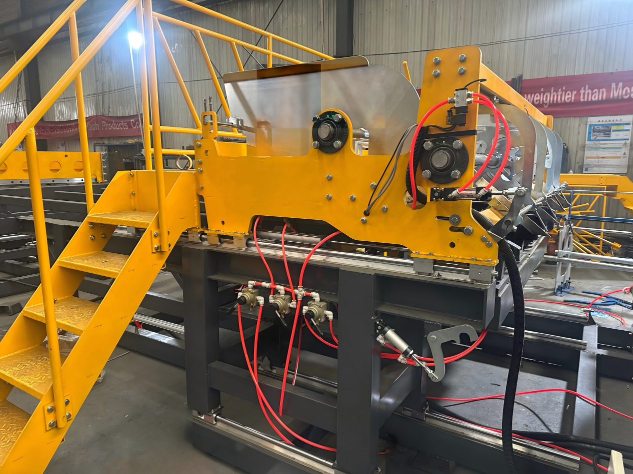 Reinforcement mesh cross-wire feeding system